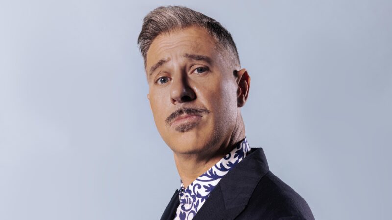 Il cast di Buy It Now - Mai più senza