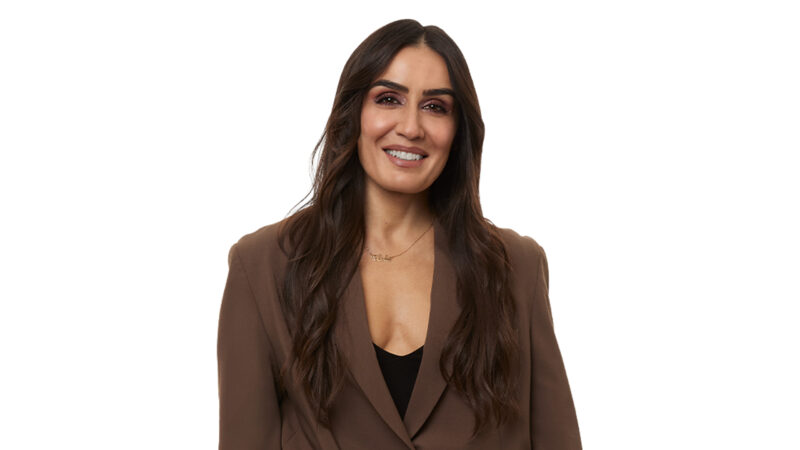 105 Village con Manola Moshlei